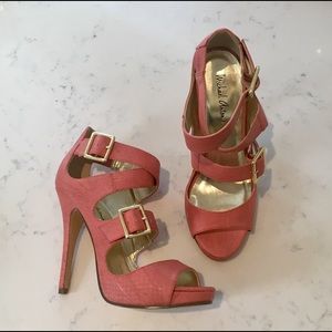 NEW w/o Box* Coral Snakeprint Heels